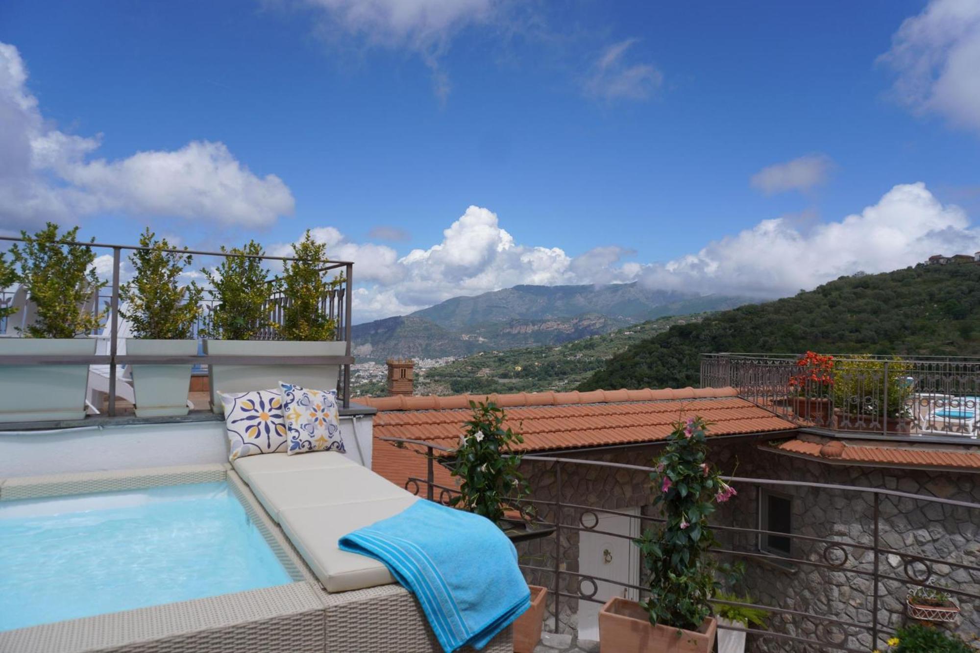 Villa Pietraluna *